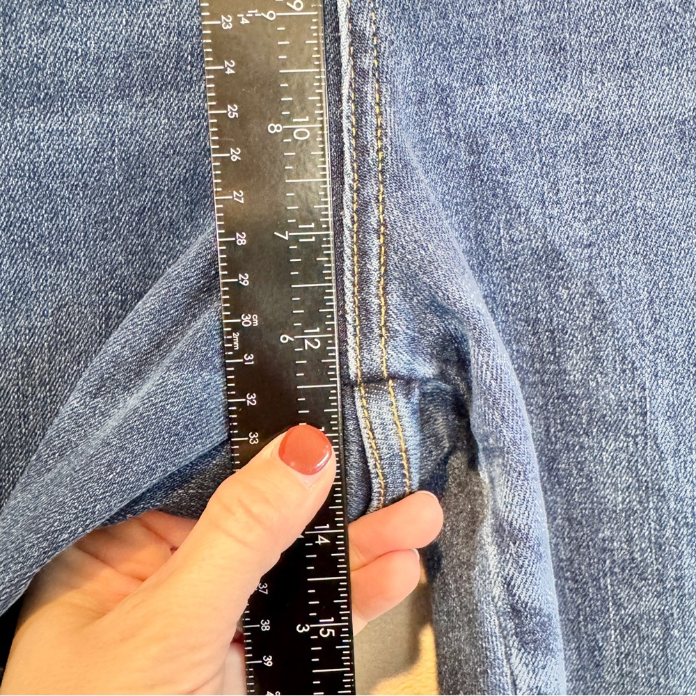 Universal Standard Straight Leg Crop Jeans Medium Wash Women’s 12 - Picture 5 of 9